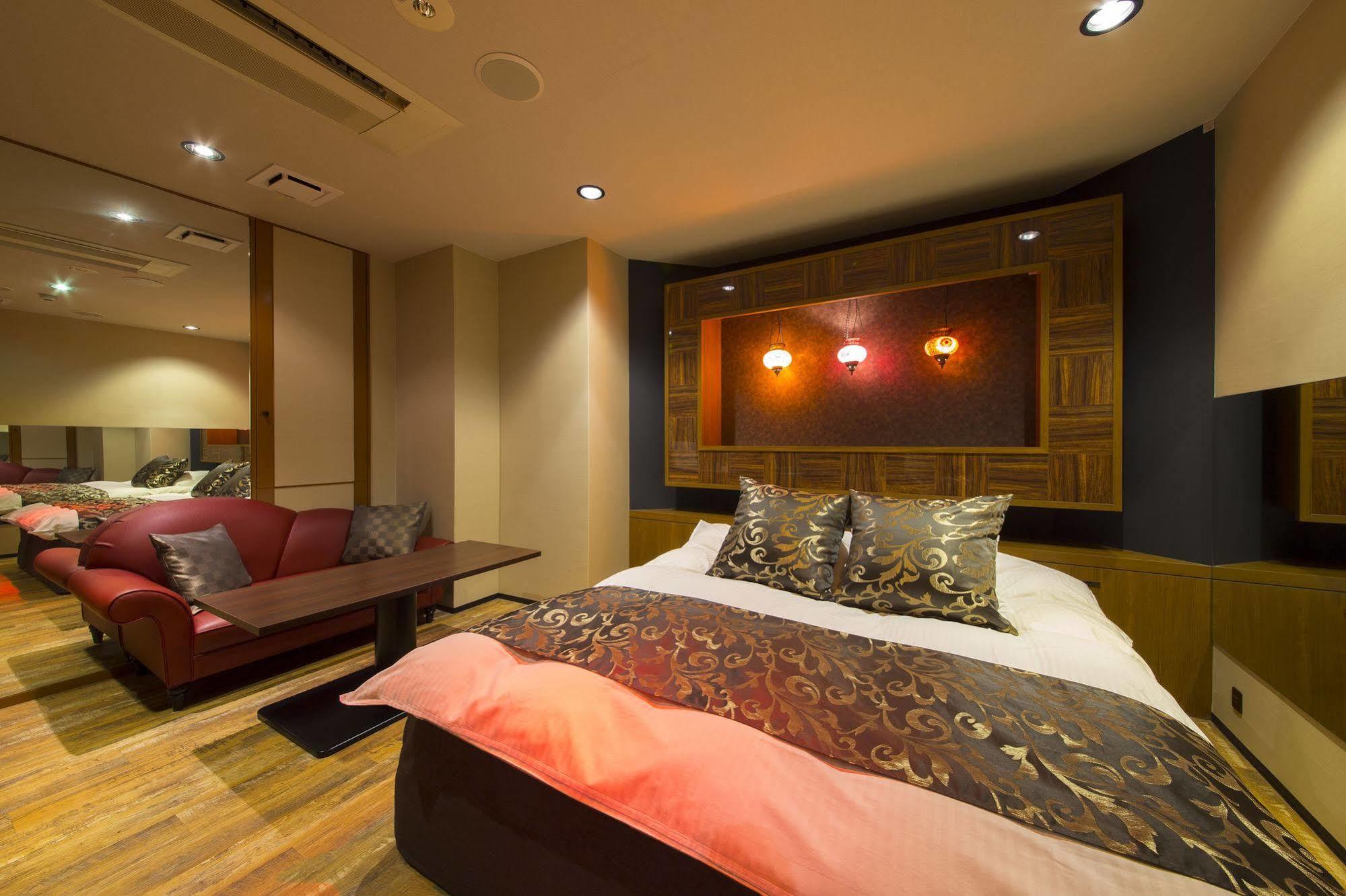 Hotel Beni East (Adults Only) Osaka Dış mekan fotoğraf